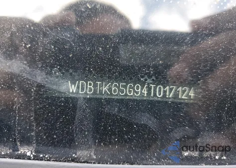 2004 Mercedes-Benz Clk 320 from USA, damaged, VIN WDBTK65G94T017124